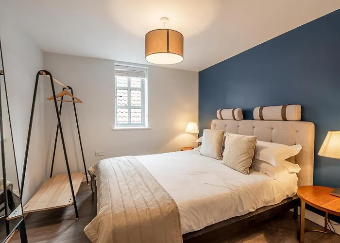 아파트 The Falcon Tap