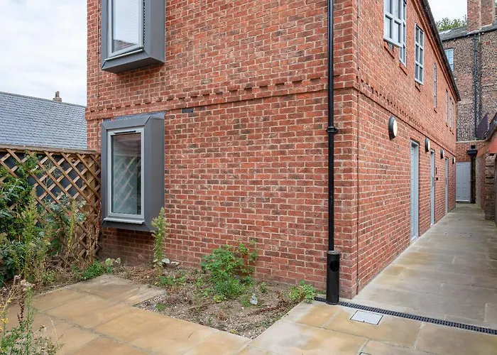 The Falcon Tap 아파트