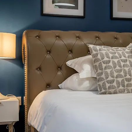 The Falcon Tap Apartman