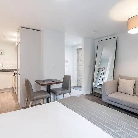 The Falcon Tap Apartment *