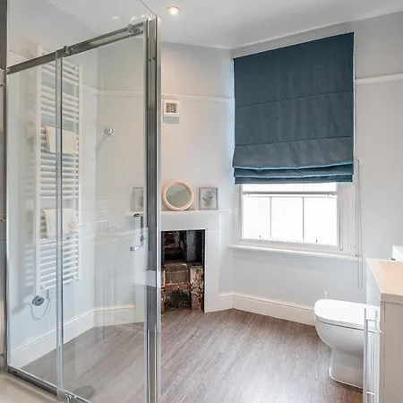 The Falcon Tap Apartment *